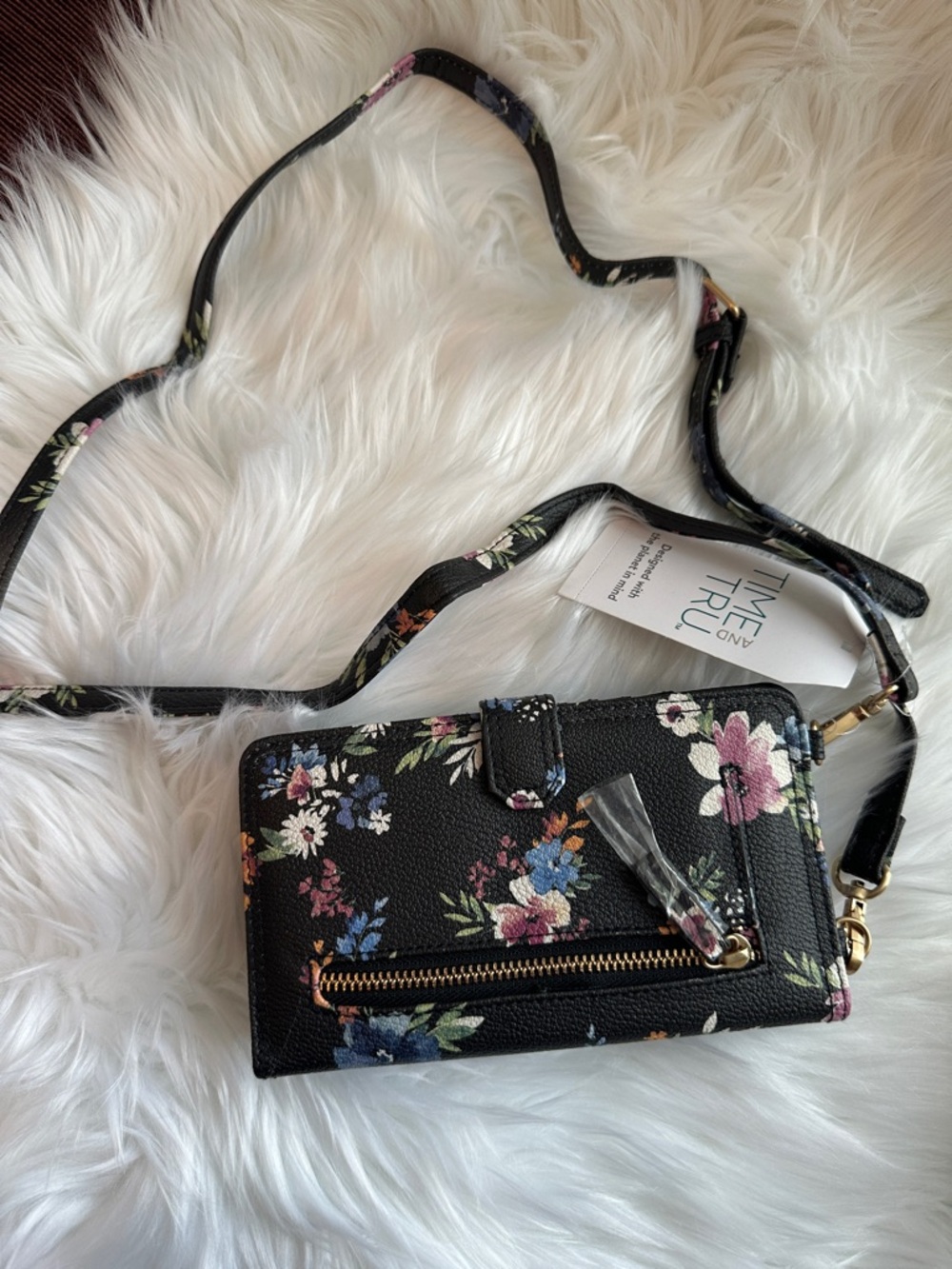 NWTS Time & Tru Floral Crossbody Wallet - Black Floral adj strap removable
